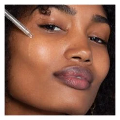 Base De Teint True Skin Radiant Serum - 30 Ml -RMS Beauty Boutique base de teint lissante true skin radiant serum ilia beauty 3