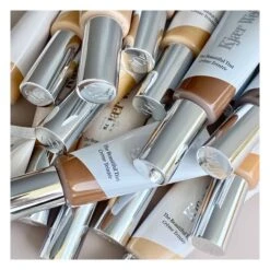 Crème Teintée The Beautiful Tint - 40 Ml -RMS Beauty Boutique creme teintee bio the beautiful tint kjaer weis 19