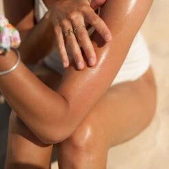 Huile De Karanja - 100 Ml 7 Huile De Karanja - 100 Ml -RMS Beauty Boutique huile solaire bio acorelle 2